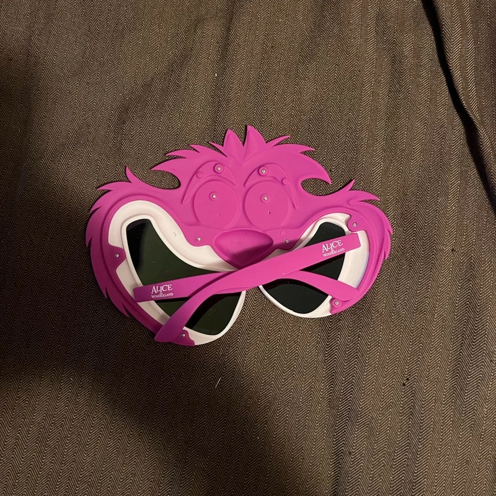 Sun-Staches Alice in Wonderland Sunglasses | Cheshire Cat or Mad